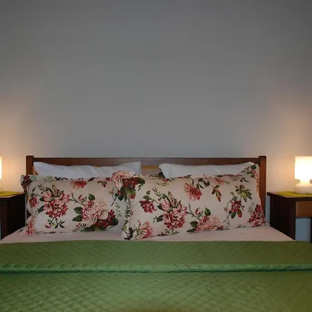 Ismini, Villa *