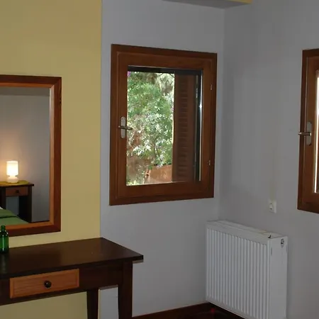 Ismini, Villa