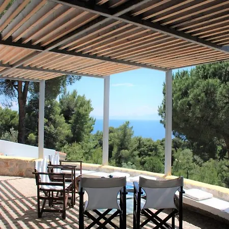 Ismini, Skiathos Town