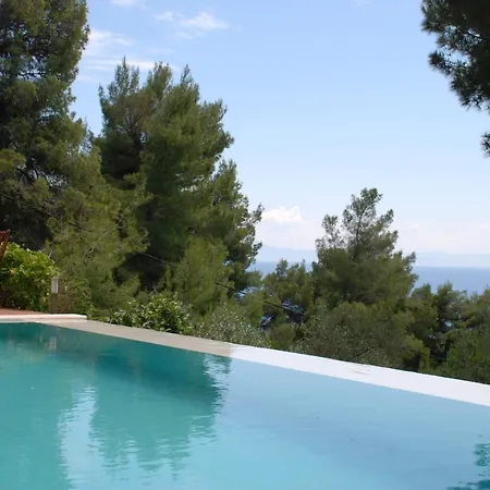 Villa Ismini, Città di Skiathos